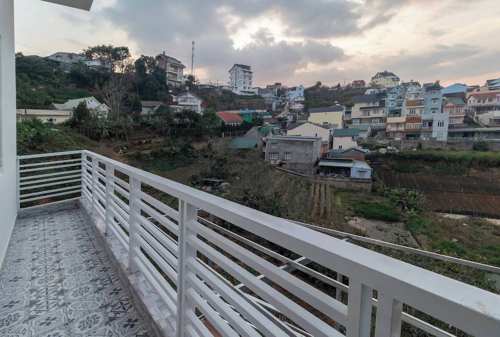 undefined MrLee Dalathouse 6