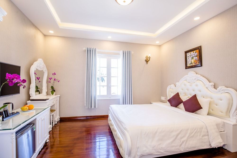 undefined Roy Villa Coffee