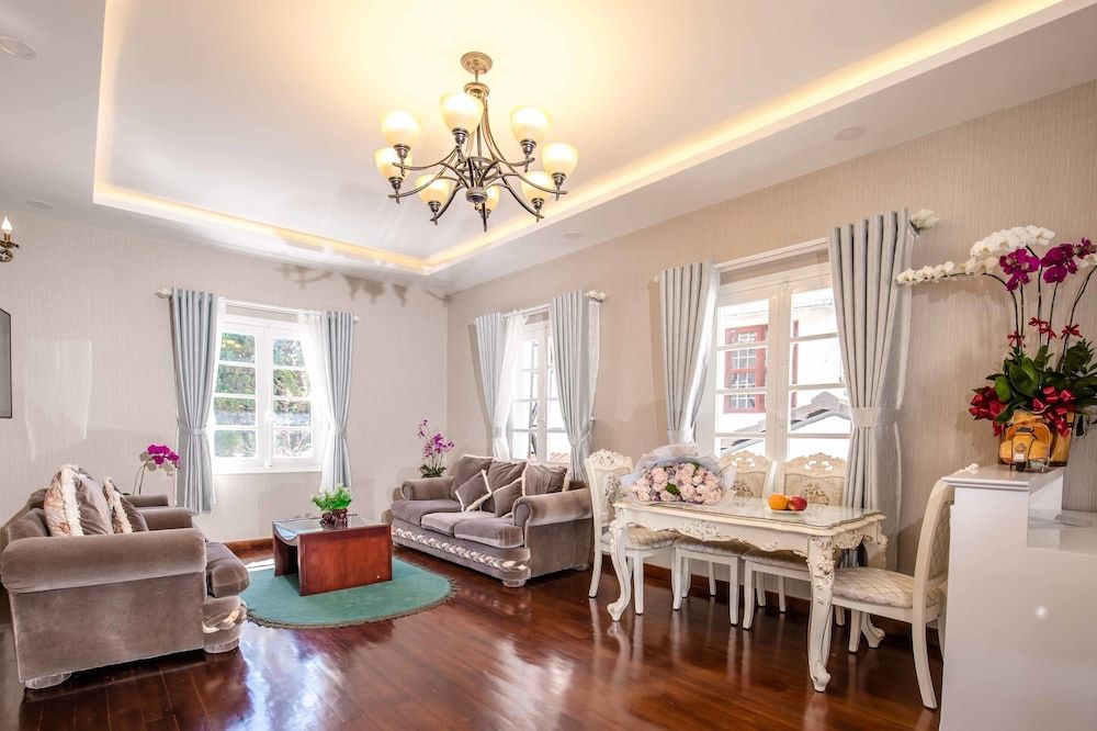 Roy Villa Coffee Family Suite 2