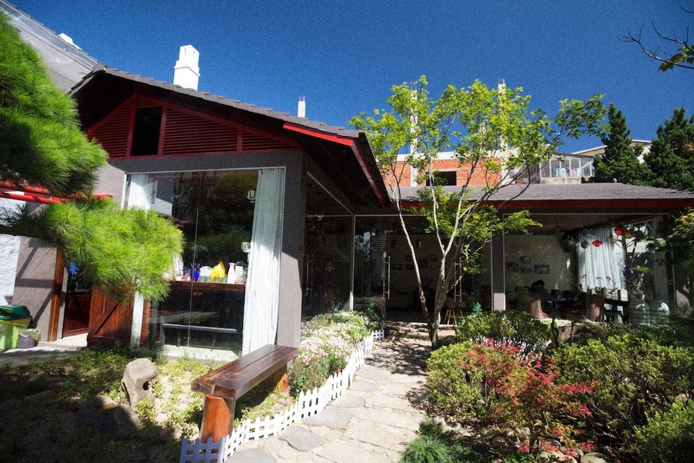 undefined Roy Villa Coffee 10