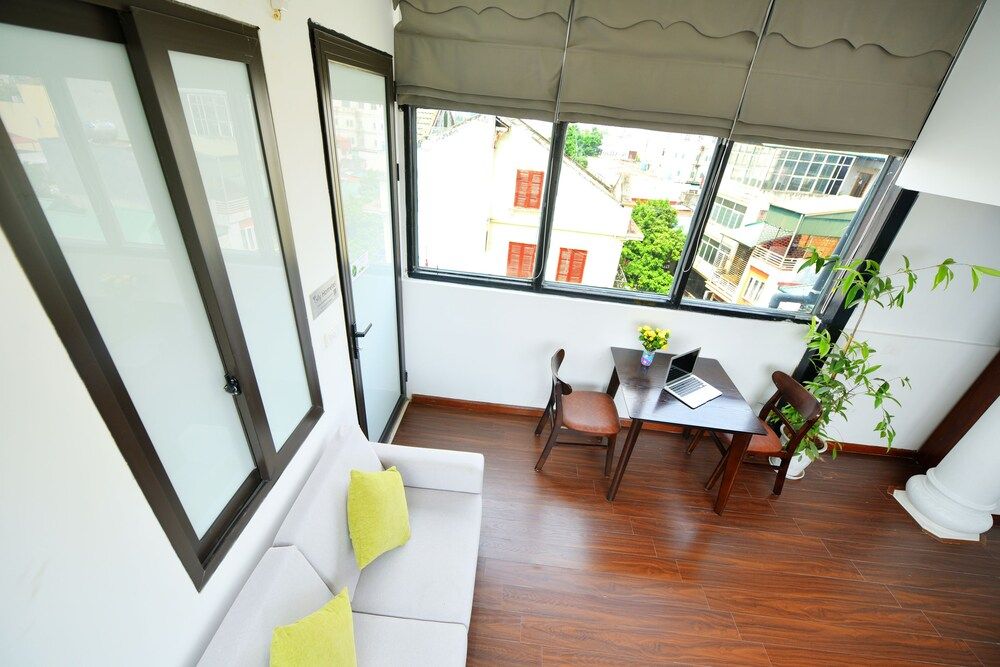 undefined Lily Home Tay Ho 10