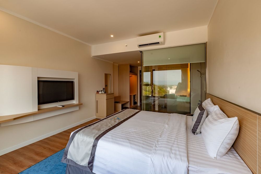 An Phu Hotel Standard Double or Twin Room 3