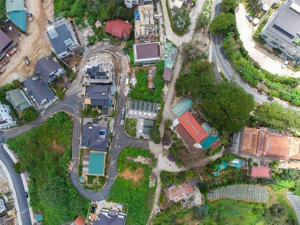 undefined HB Bungalow 8