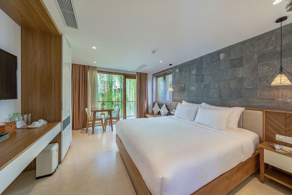 Ponte Boutique Villa Superior Studio, Balcony, Pool View 3