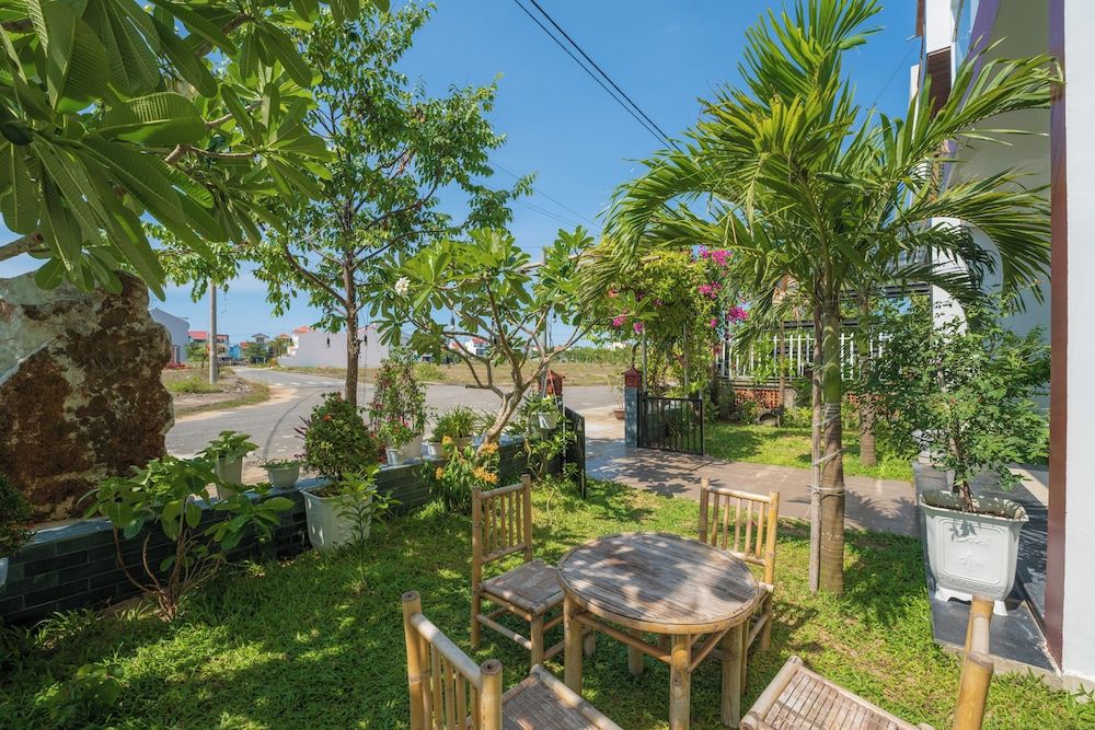 undefined Yellow Daisy Villa 8