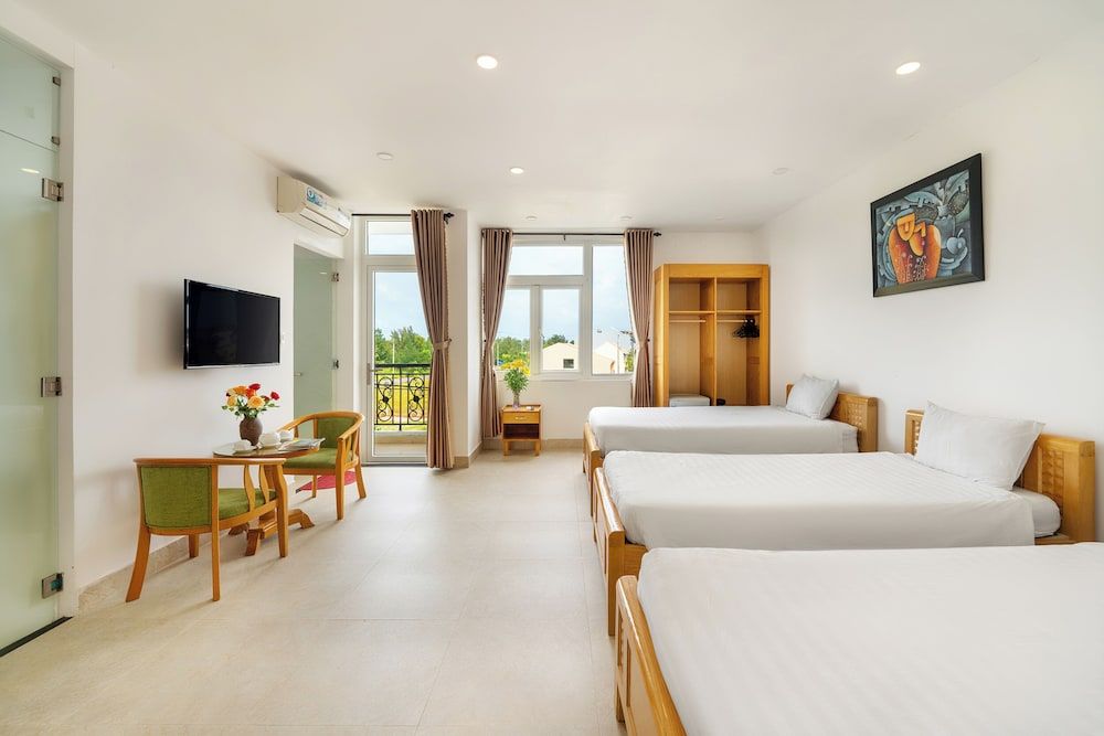 Yellow Daisy Villa Family Villa, Private Pool, Garden View 4