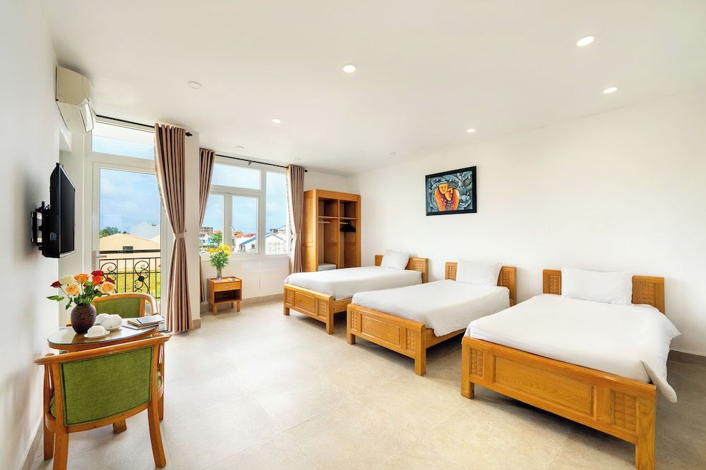 Yellow Daisy Villa Family Villa, Private Pool, Garden View 10