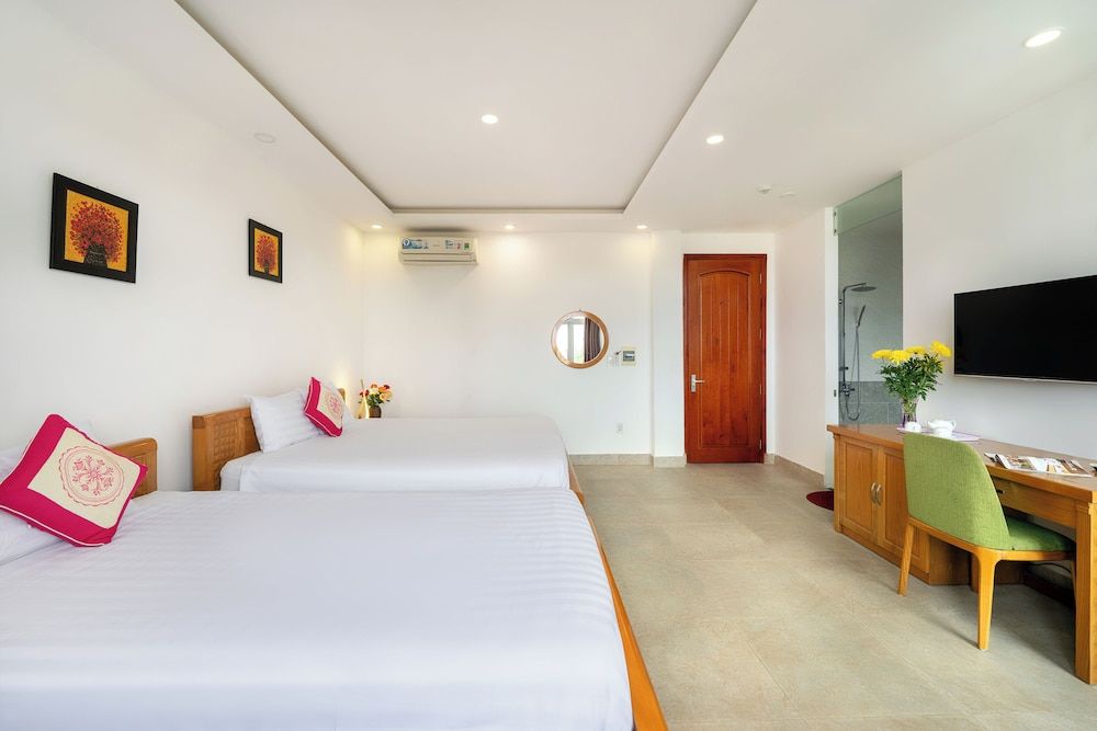 Yellow Daisy Villa Family Villa, Private Pool, Garden View 6