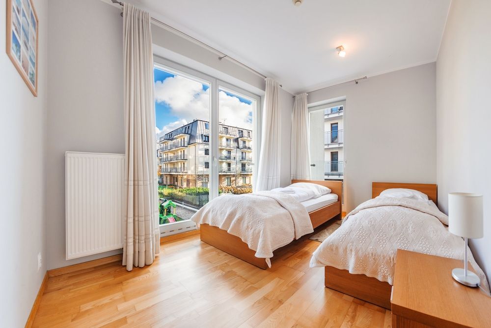 Apartment (409)