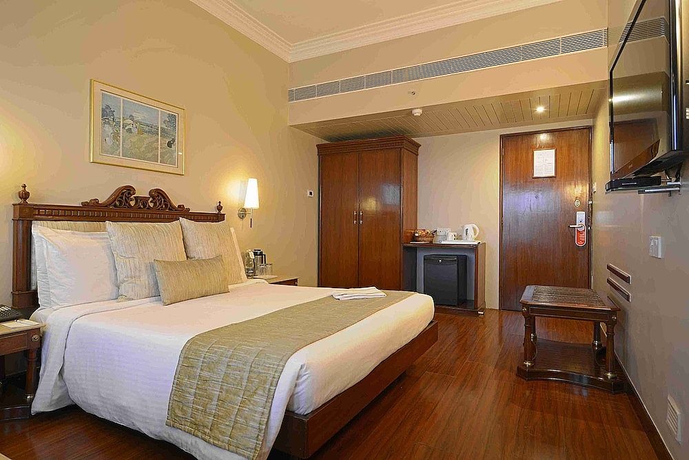 Sun n Sand Juhu Superior Room 7