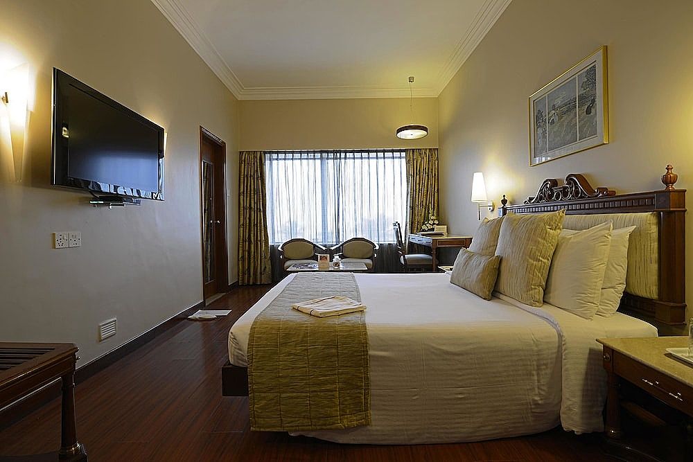 Sun n Sand Juhu Superior Room 8