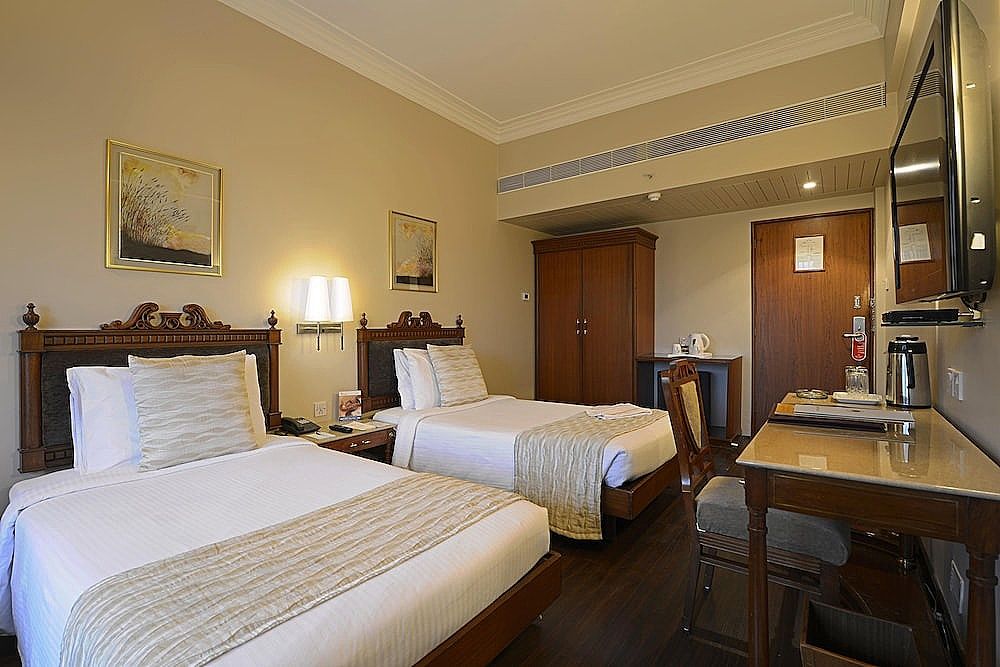 Sun n Sand Juhu Superior Room 9