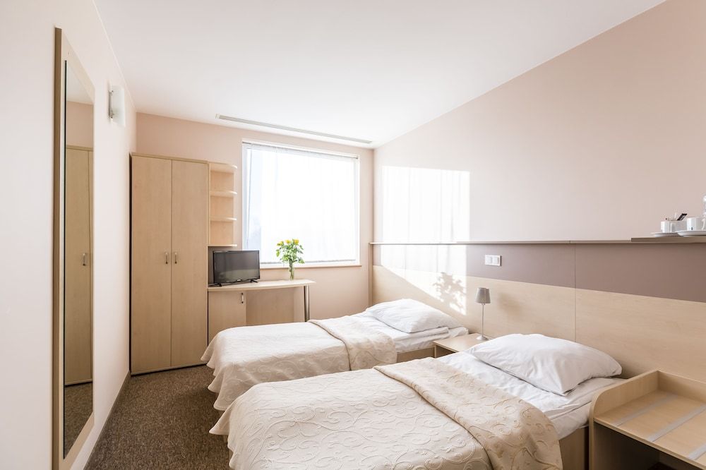 Hi Hotel Lechicka Basic Twin Room, 2 Twin Beds, Non Smoking 2