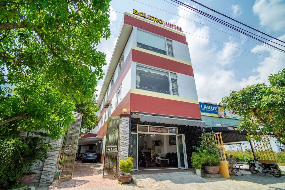undefined Bolero Hotel & Homestay