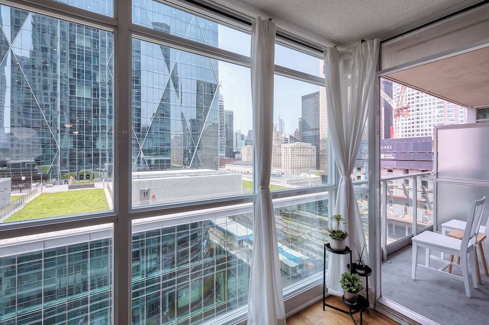 The Yonge Boutique Suites Superior Apartment, 1 Bedroom, Non Smoking, City View 7