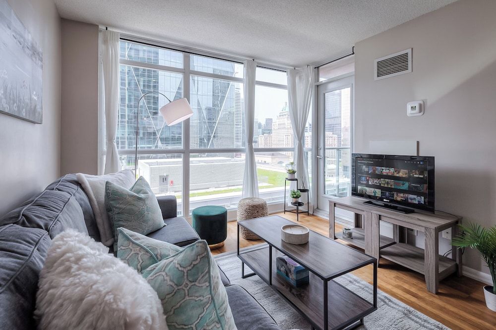 The Yonge Boutique Suites Superior Apartment, 1 Bedroom, Non Smoking, City View 11