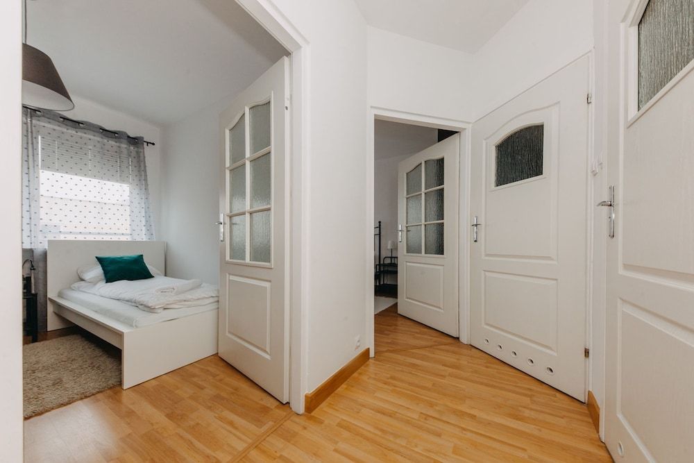 ShortStayPoland Krochmalna - B39 Comfort Apartment, Multiple Beds, Non Smoking, Courtyard View 7