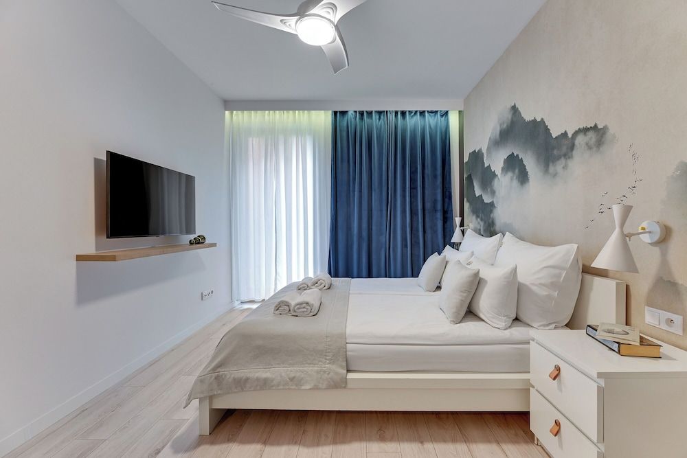 Downtown Apartments Riverside Aura Island City Apartment, 1 Queen Bed, Non Smoking 3