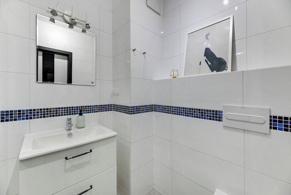 Downtown Apartments Riverside Aura Island City Apartment, 1 Queen Bed, Non Smoking 9