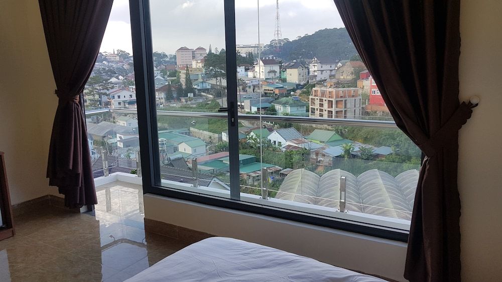 An Nhien Hotel Superior Quadruple Room 8