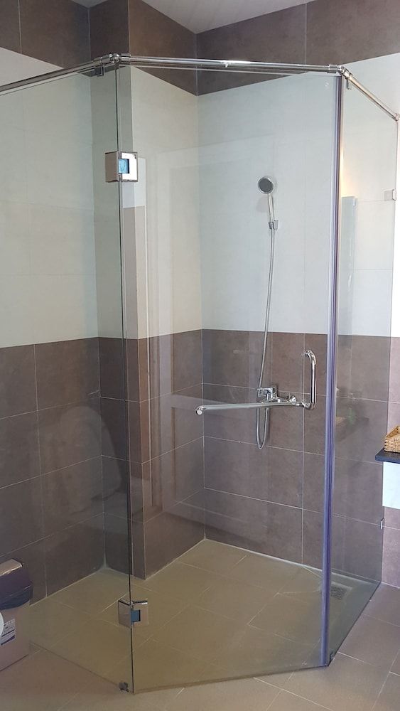 An Nhien Hotel Superior Quadruple Room 13