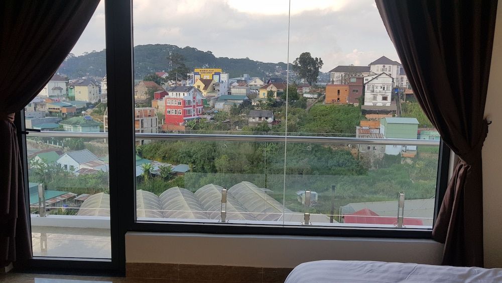 An Nhien Hotel Superior Quadruple Room 7