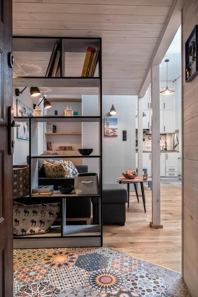 undefined Chmielna z Antresola 9