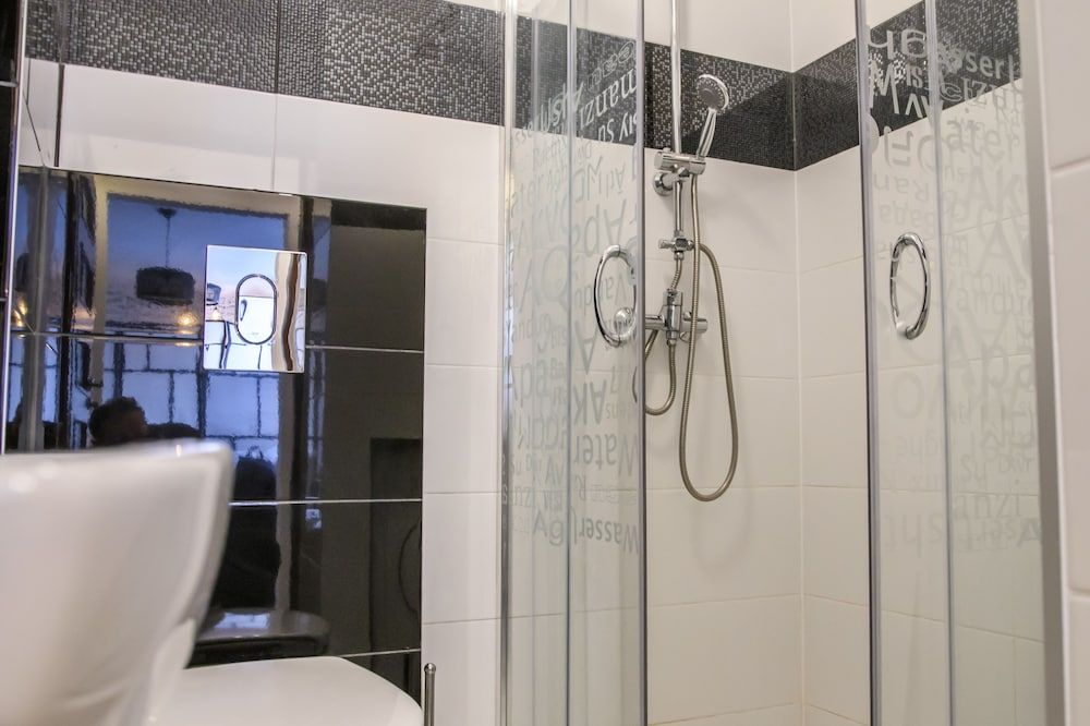 Chmielna Superior Apartment 20