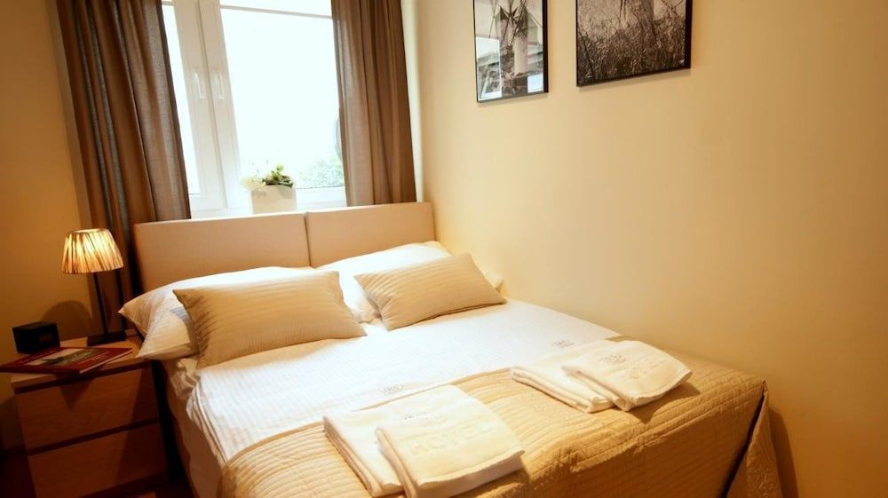 undefined IRS ROYAL APARTMENTS Mlyniec 4