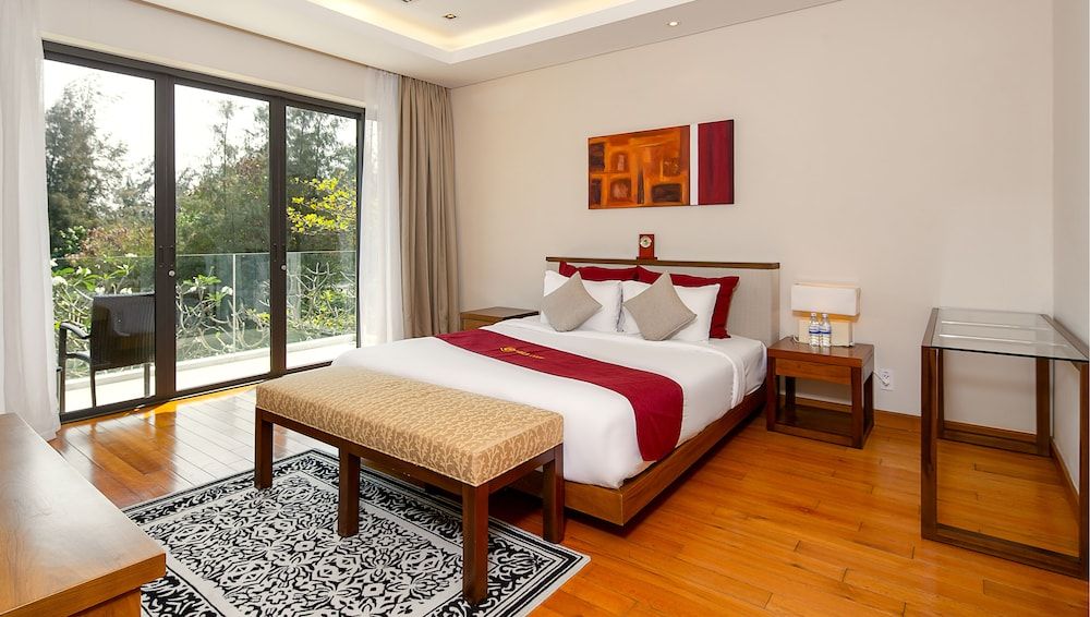 undefined Johnny's Apartment & Ocean Villa 9