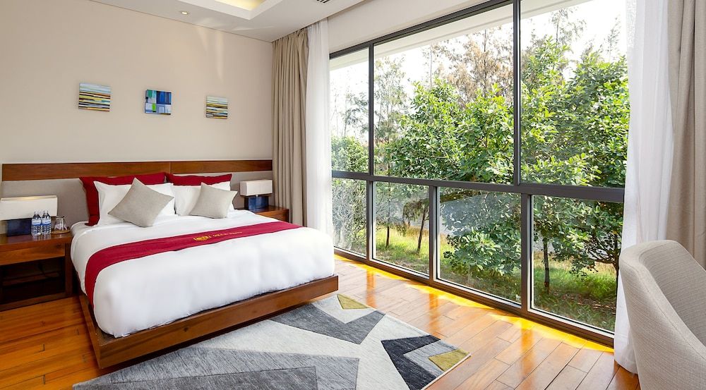 undefined Johnny's Apartment & Ocean Villa 5