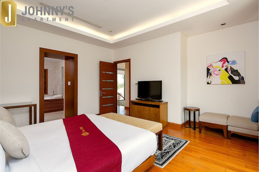 undefined Johnny's Apartment & Ocean Villa 7