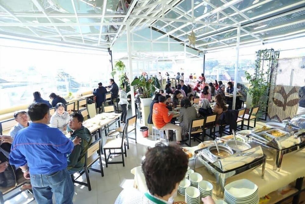 undefined Trung Nhan Hotel 8