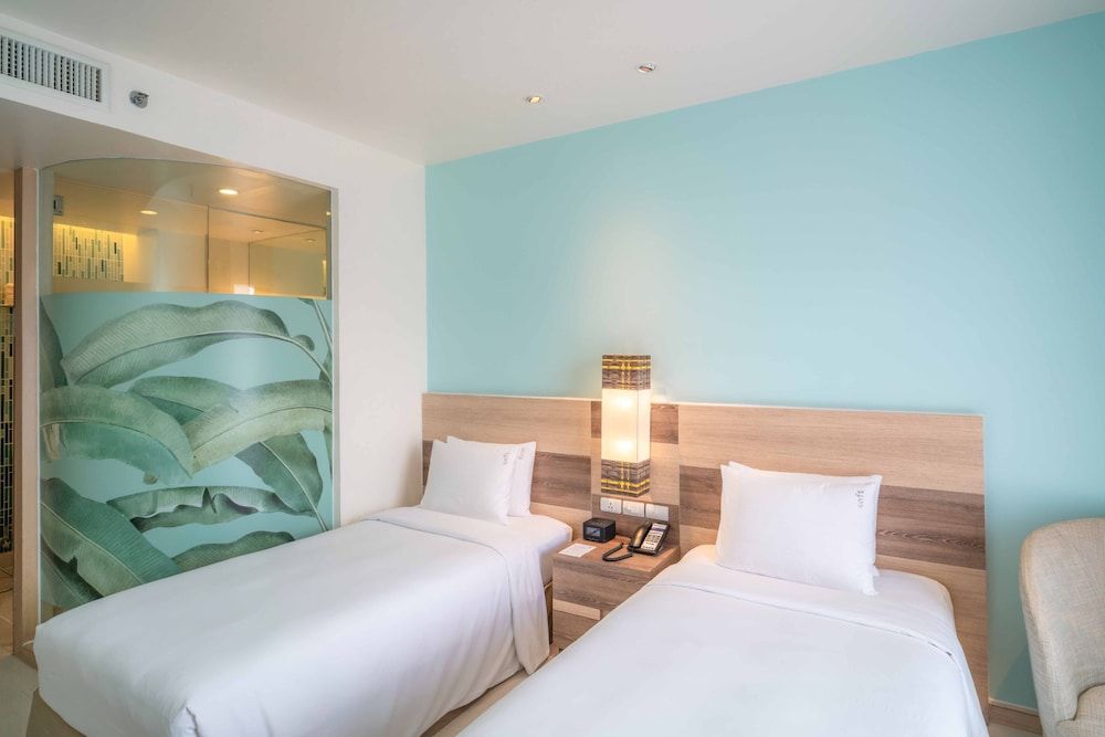 Standard Room, 2 Twin Beds, Smoking (Free Breakfast)