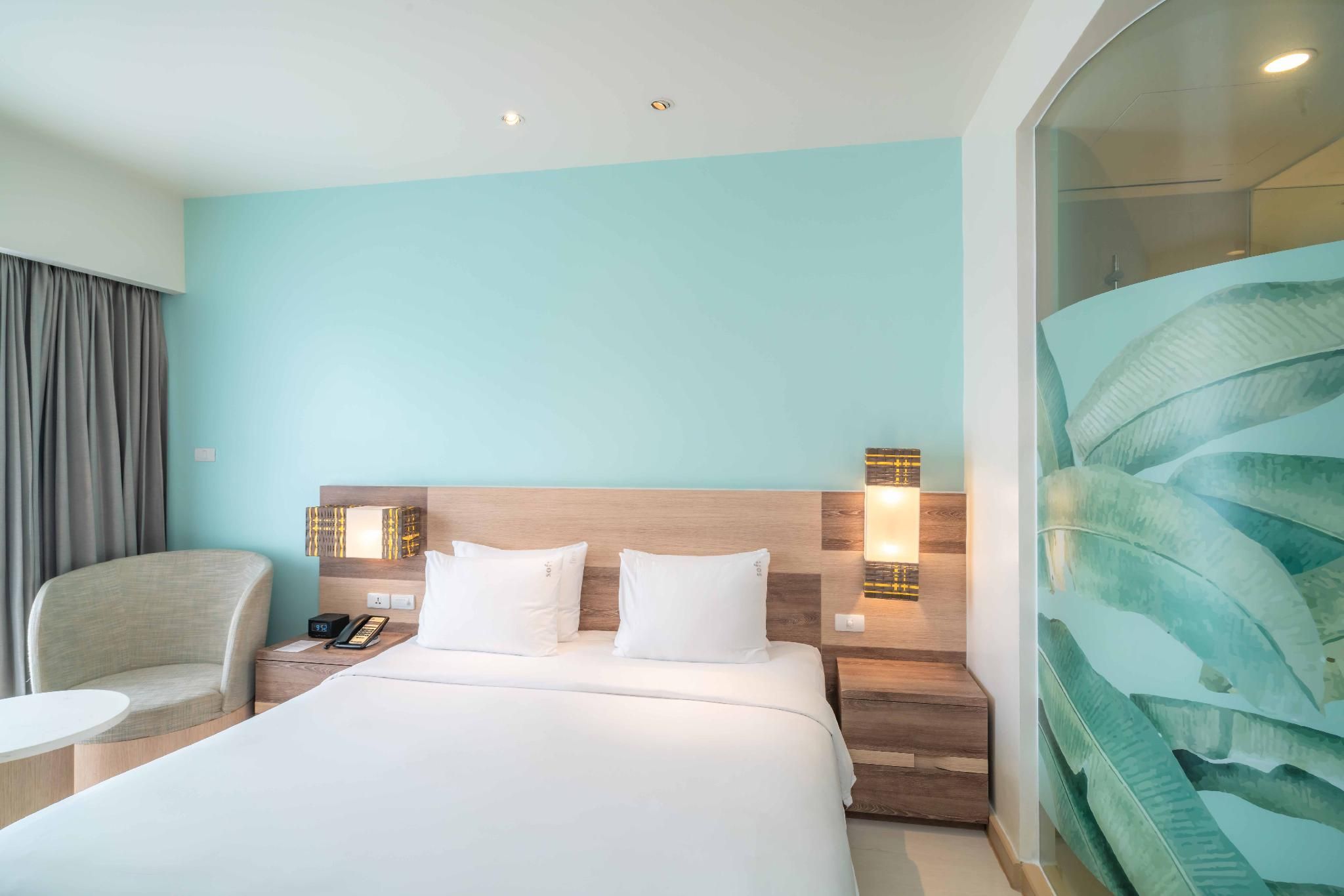 Holiday Inn Express Phuket Patong Beach Central by IHG Standard Room With Free Breakfast 2