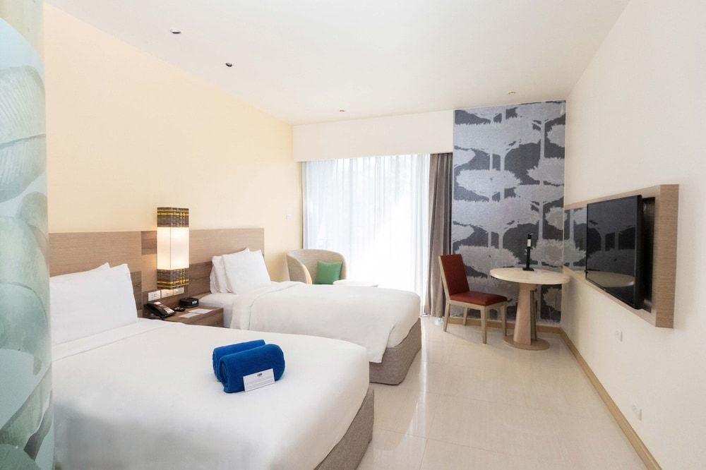 Holiday Inn Express Phuket Patong Beach Central by IHG