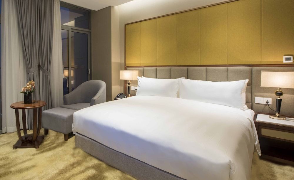 Junior Suite, 1 King Bed, Smoking