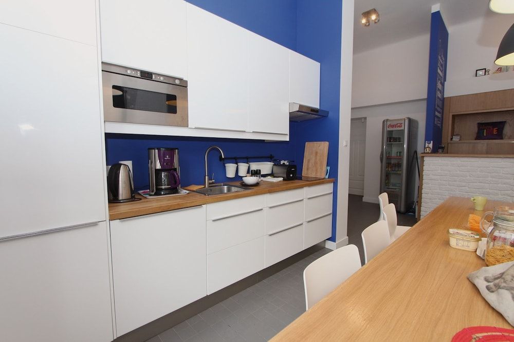 Hostel Chmielna 5 Rooms & Apartments Shared Dormitory (Red) 2