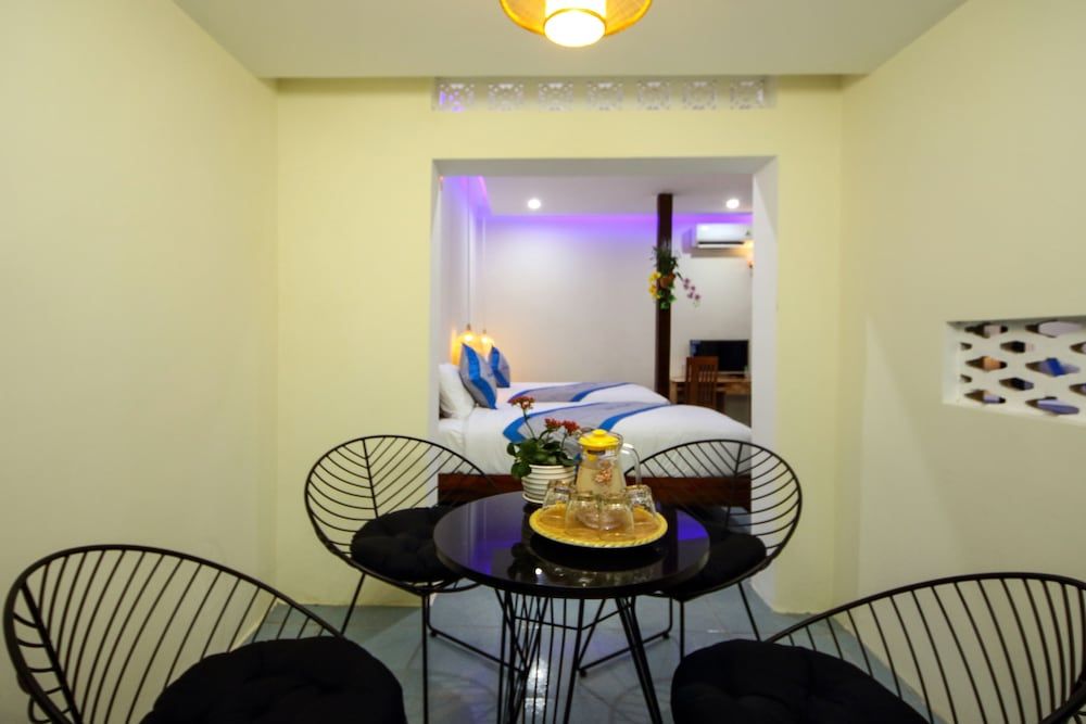 Family Room, Garden View