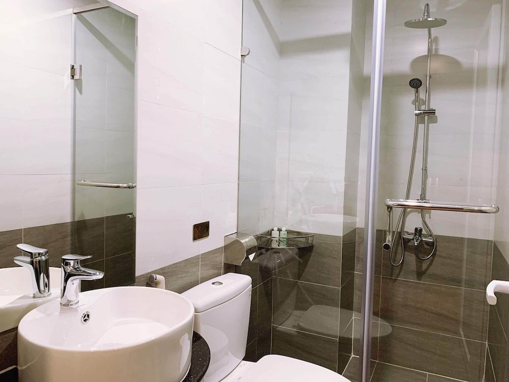 Hoang Minh Chau Ba Trieu Hotel Superior Double Room, City View 6