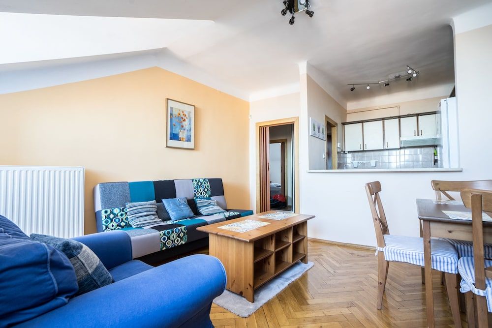 Elegant Apartment Market Square Apartment 3