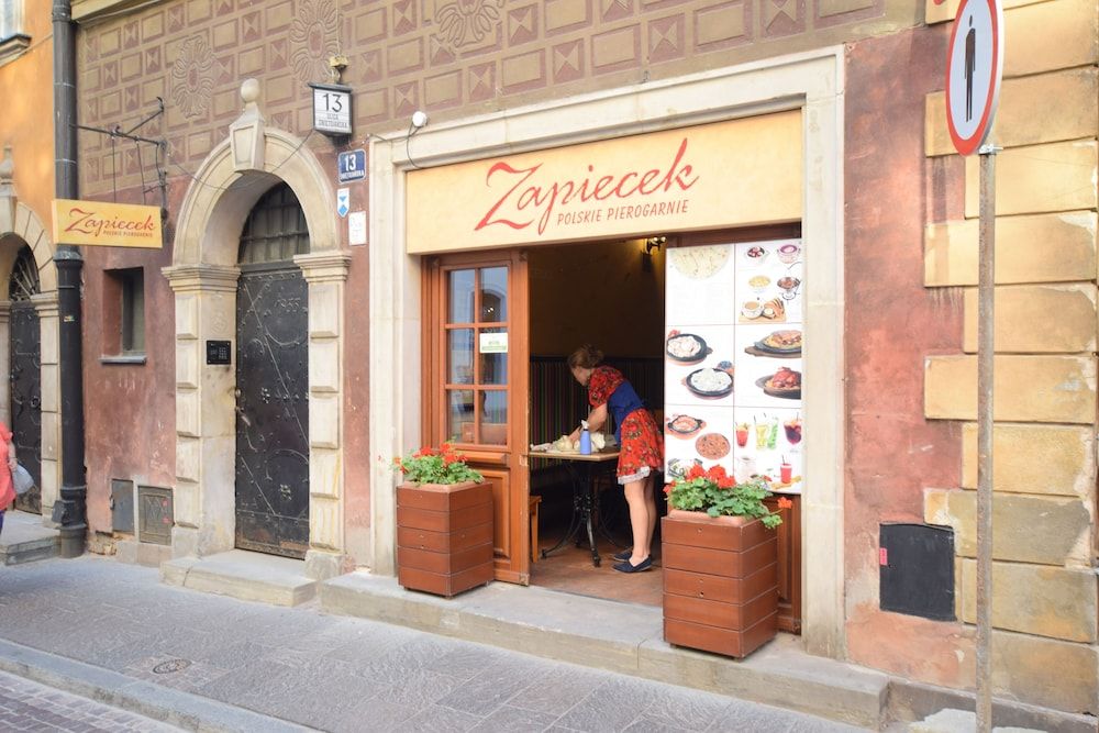 undefined Elegant Apartment Market Square 5