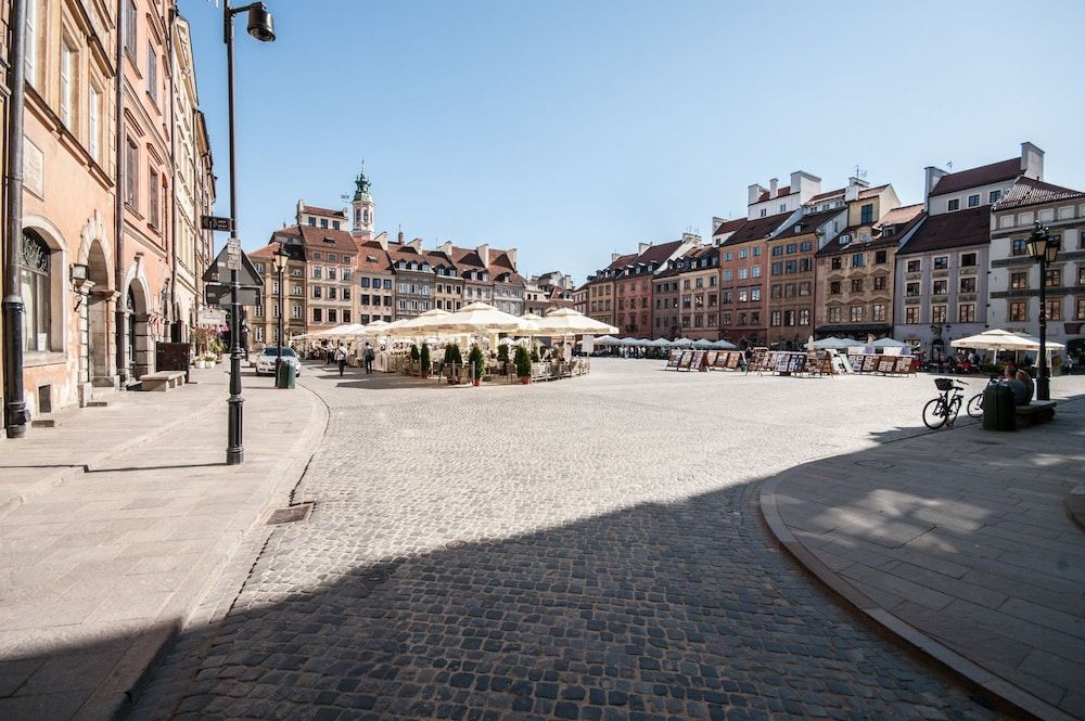 undefined Elegant Apartment Market Square 2