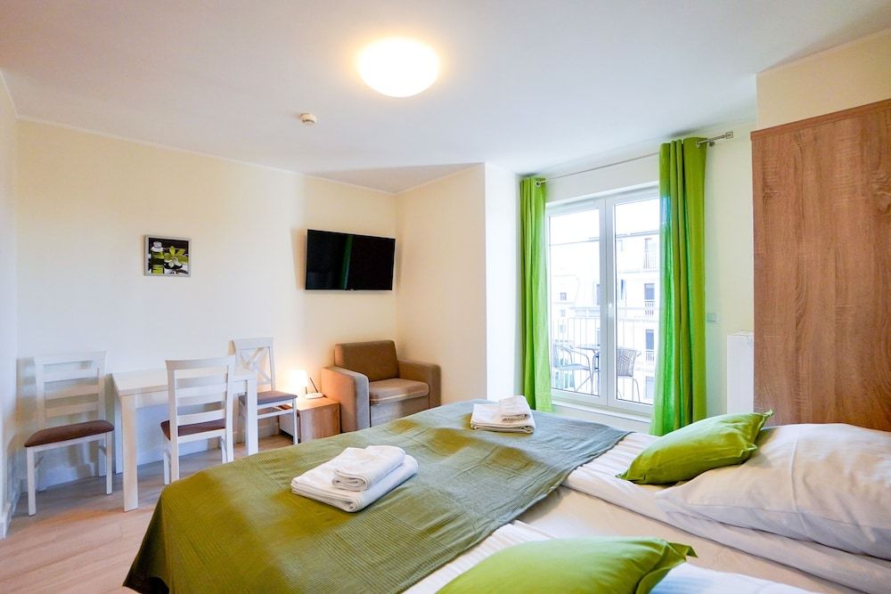 Economy Studio Suite