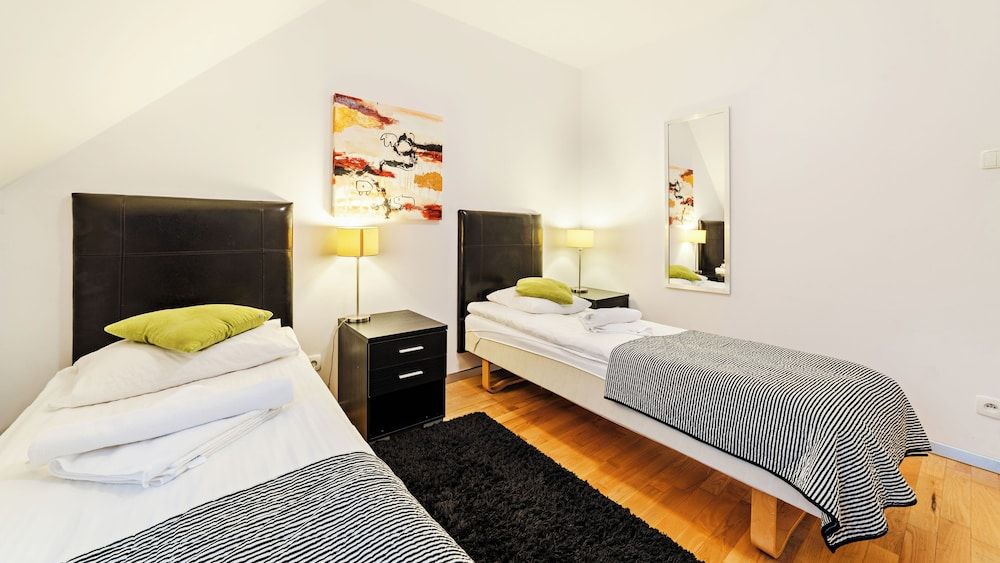 Apartment (Mysliwska 24/2)