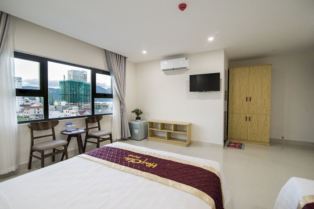 Hong Chau Hotel Triple Room 5