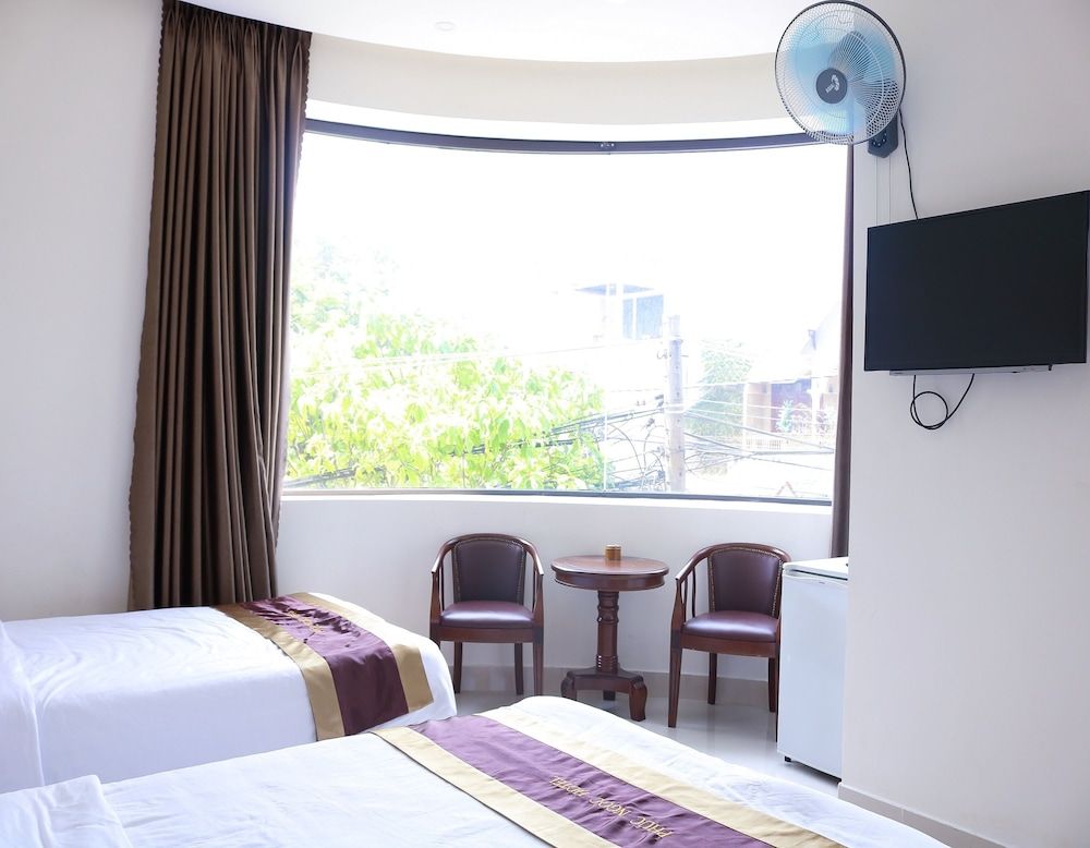 undefined Phuc Ngoc Hotel 9