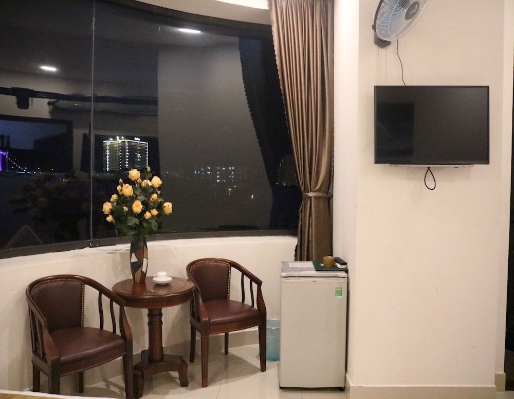 undefined Phuc Ngoc Hotel 10