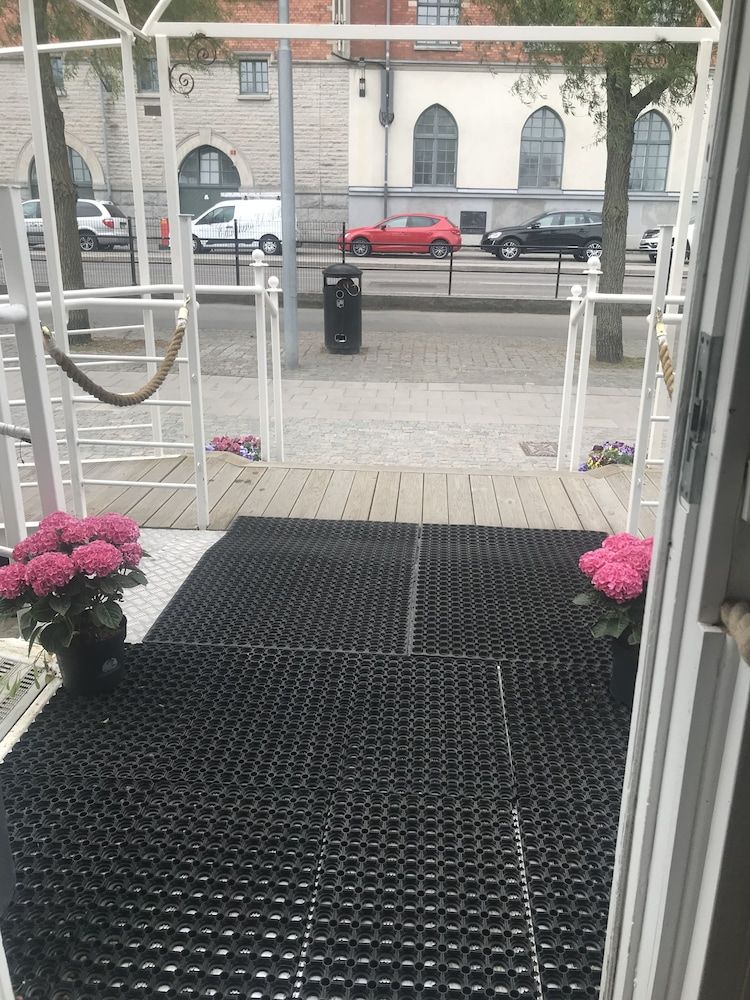 undefined Gustaf Af Klint 8