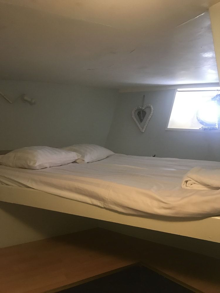 undefined Gustaf Af Klint 5